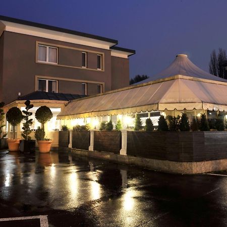 שטראסן Bivius Hotel Restaurant Luxembourg מראה חיצוני תמונה