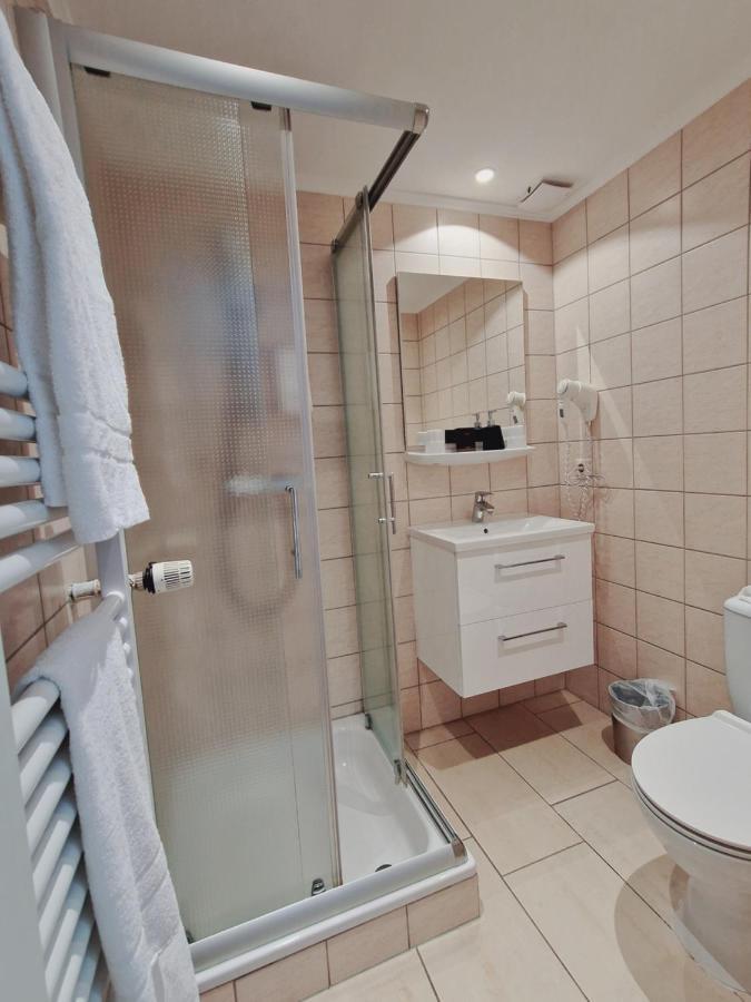 שטראסן Bivius Hotel Restaurant Luxembourg מראה חיצוני תמונה