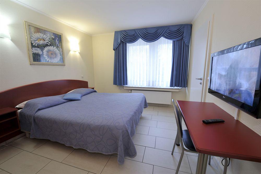 שטראסן Bivius Hotel Restaurant Luxembourg מראה חיצוני תמונה