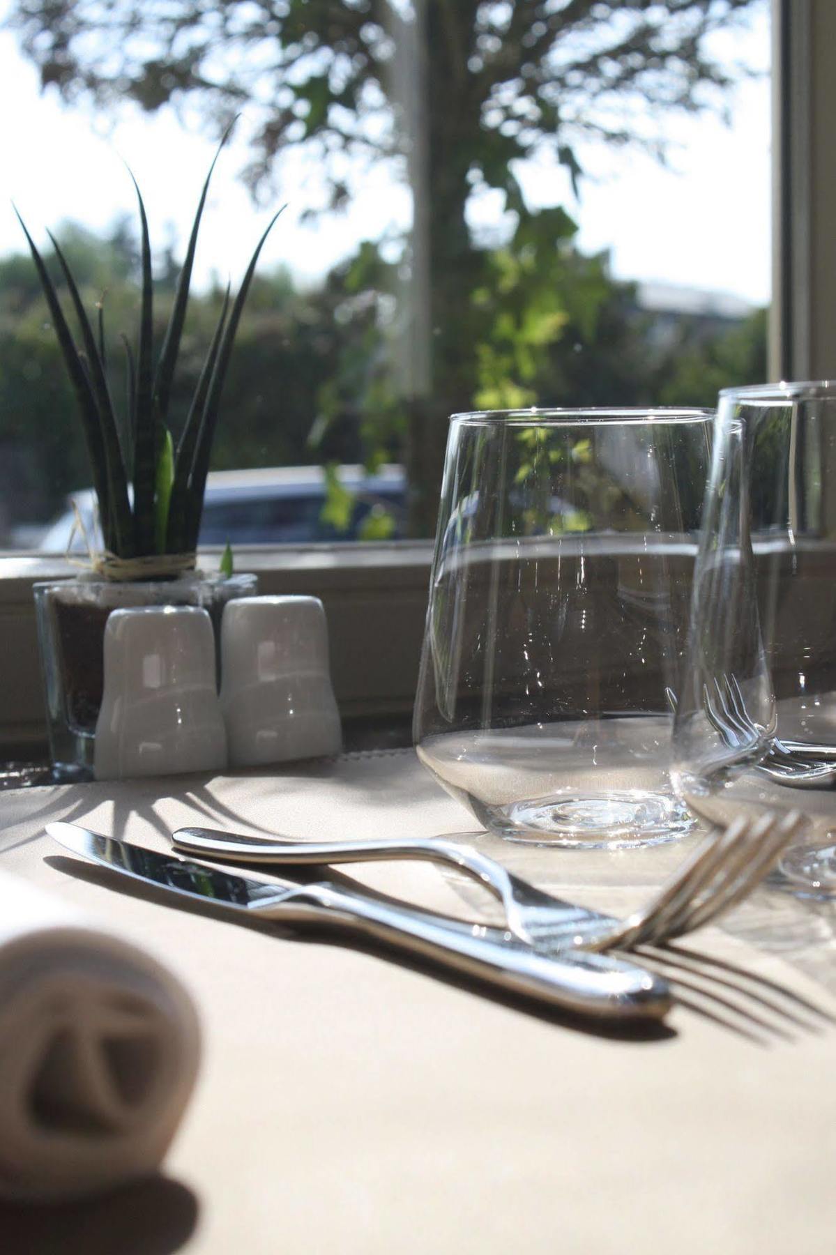 שטראסן Bivius Hotel Restaurant Luxembourg מראה חיצוני תמונה