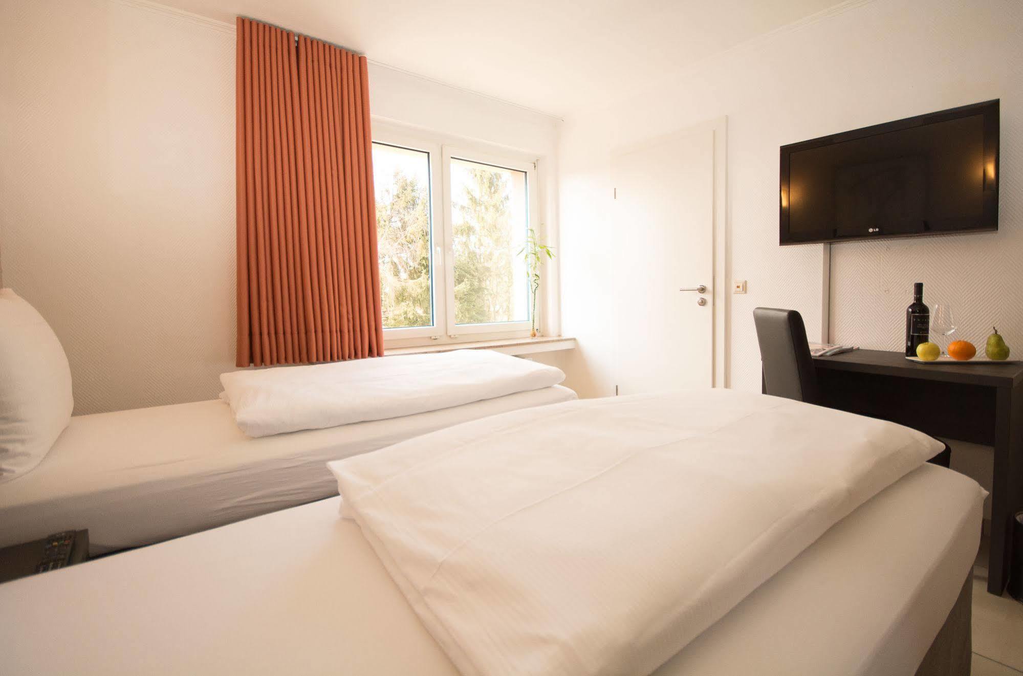 שטראסן Bivius Hotel Restaurant Luxembourg מראה חיצוני תמונה