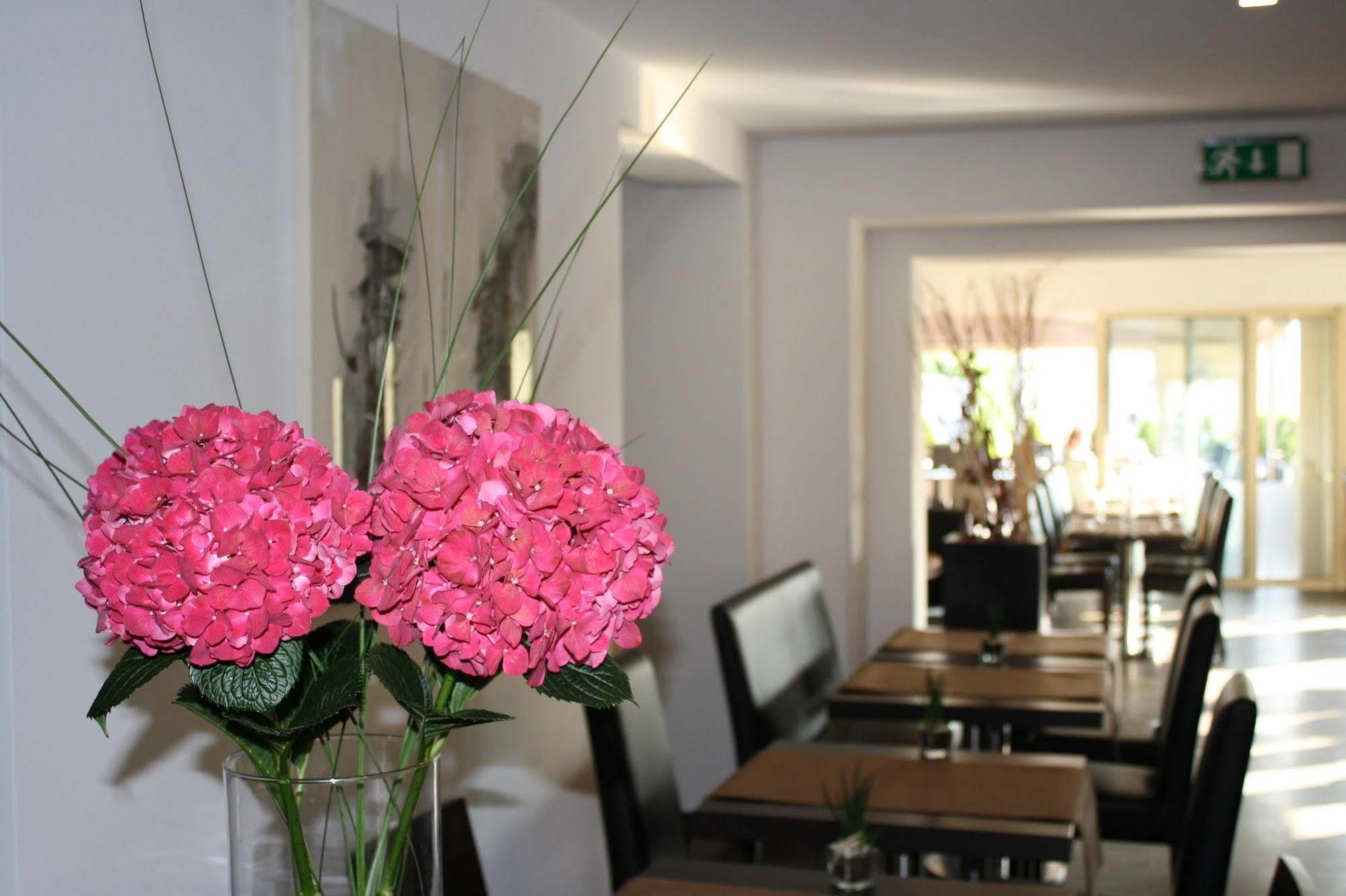 שטראסן Bivius Hotel Restaurant Luxembourg מראה חיצוני תמונה