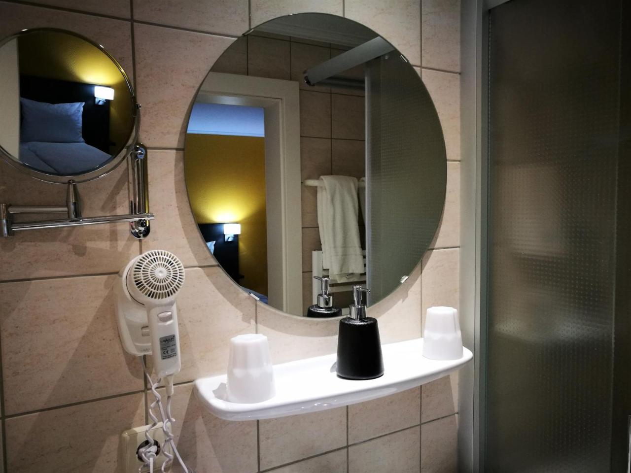 שטראסן Bivius Hotel Restaurant Luxembourg מראה חיצוני תמונה